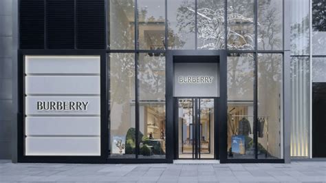 burberry vednite notizie|Moncler in calo, la stampa inglese rilancia voci interesse per .